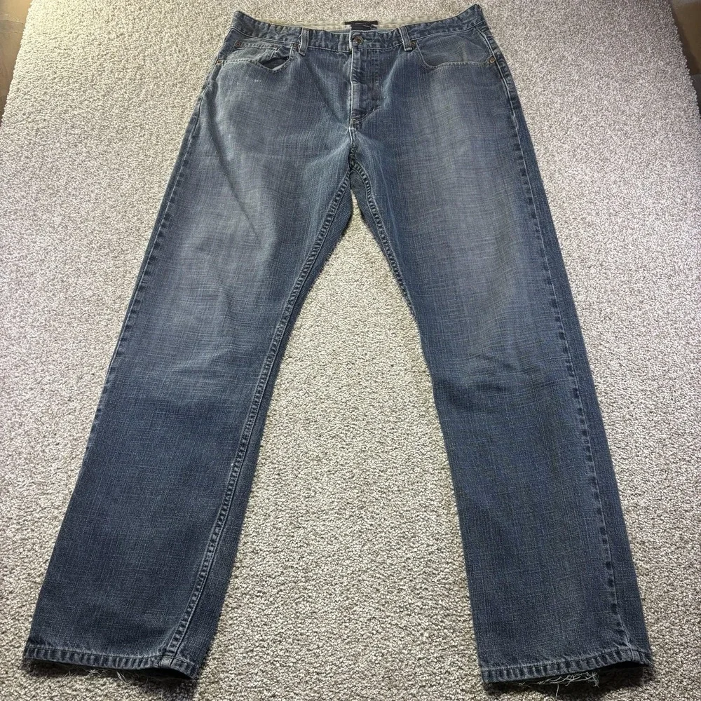 Tommy Hilfiger Freedom Fit Jeans Mens 38x32 Blue Med Wash Relaxed Straight Denim